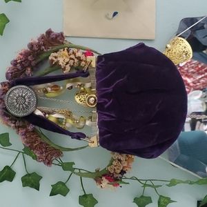 90s does 70s purple velvet clutch purse